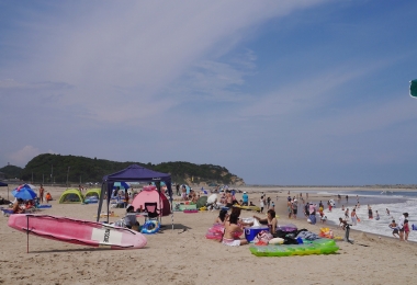 หาดทาคาฮากิ (Takahagi Beach)